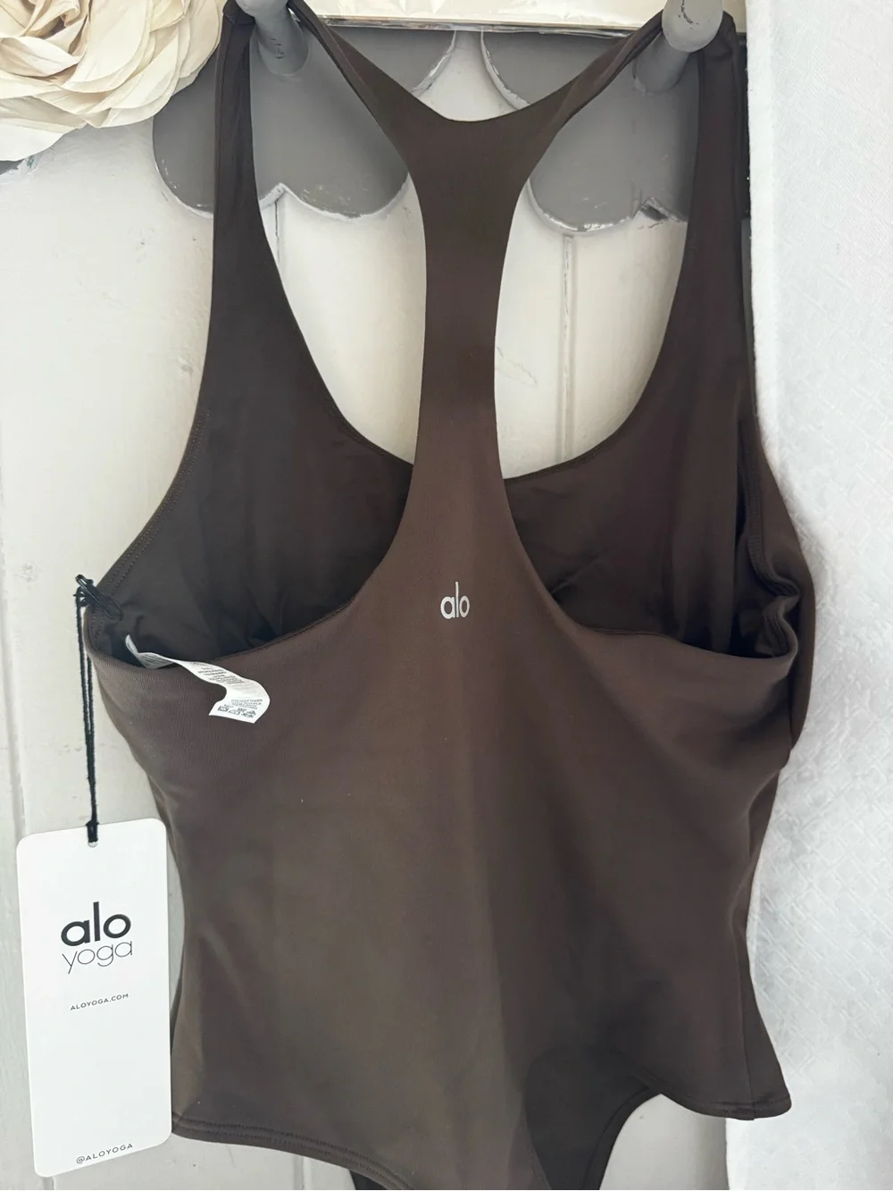 ALO NWT yoga sleek back bodysuit in espresso